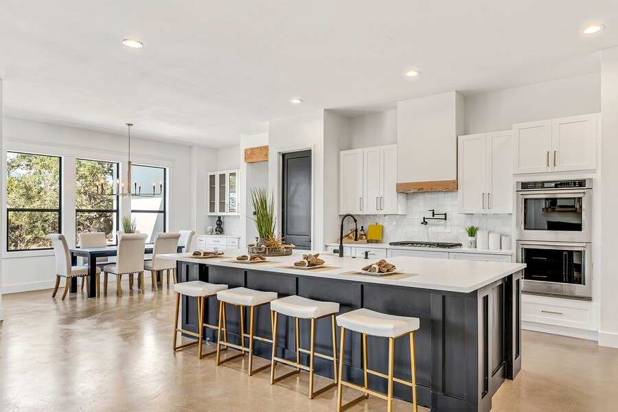 Moderne weiße Küche