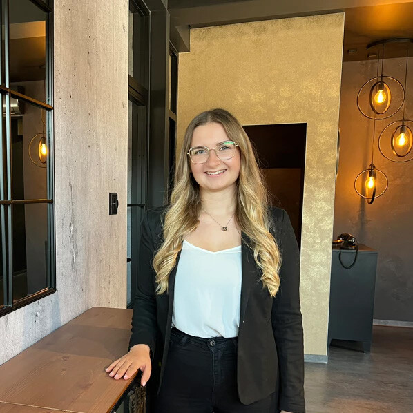 Mitarbeiterin Jacky Hoffmann