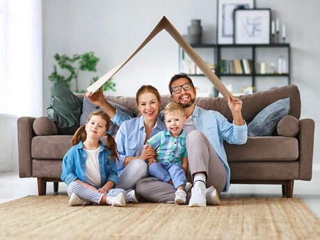 Glückliche Familie neues Zuhause