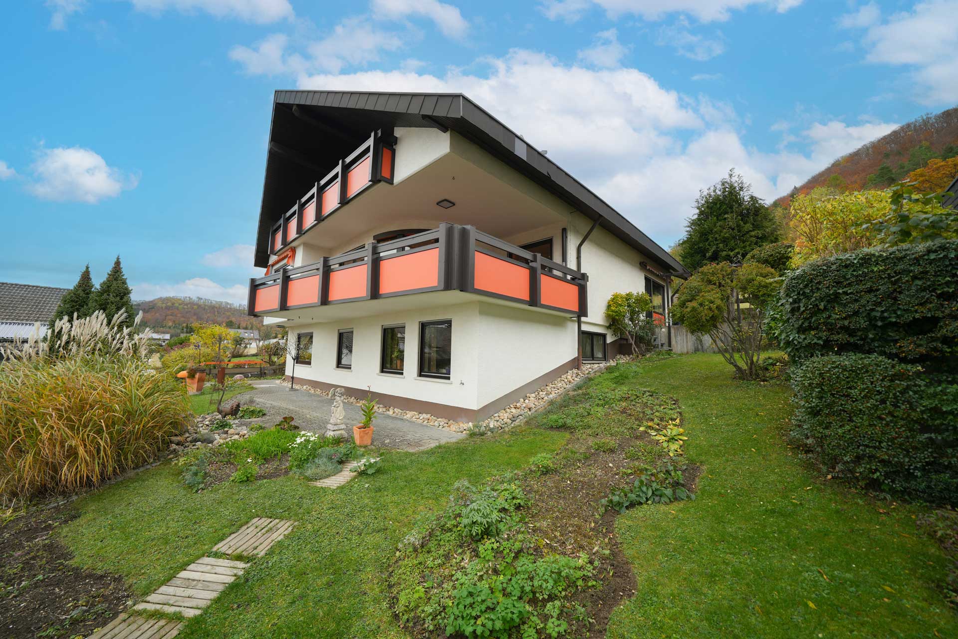 Mehrfamilienhaus mit Garten