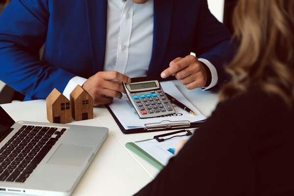 Marktpreiseinschätzung mit Taschenrechner