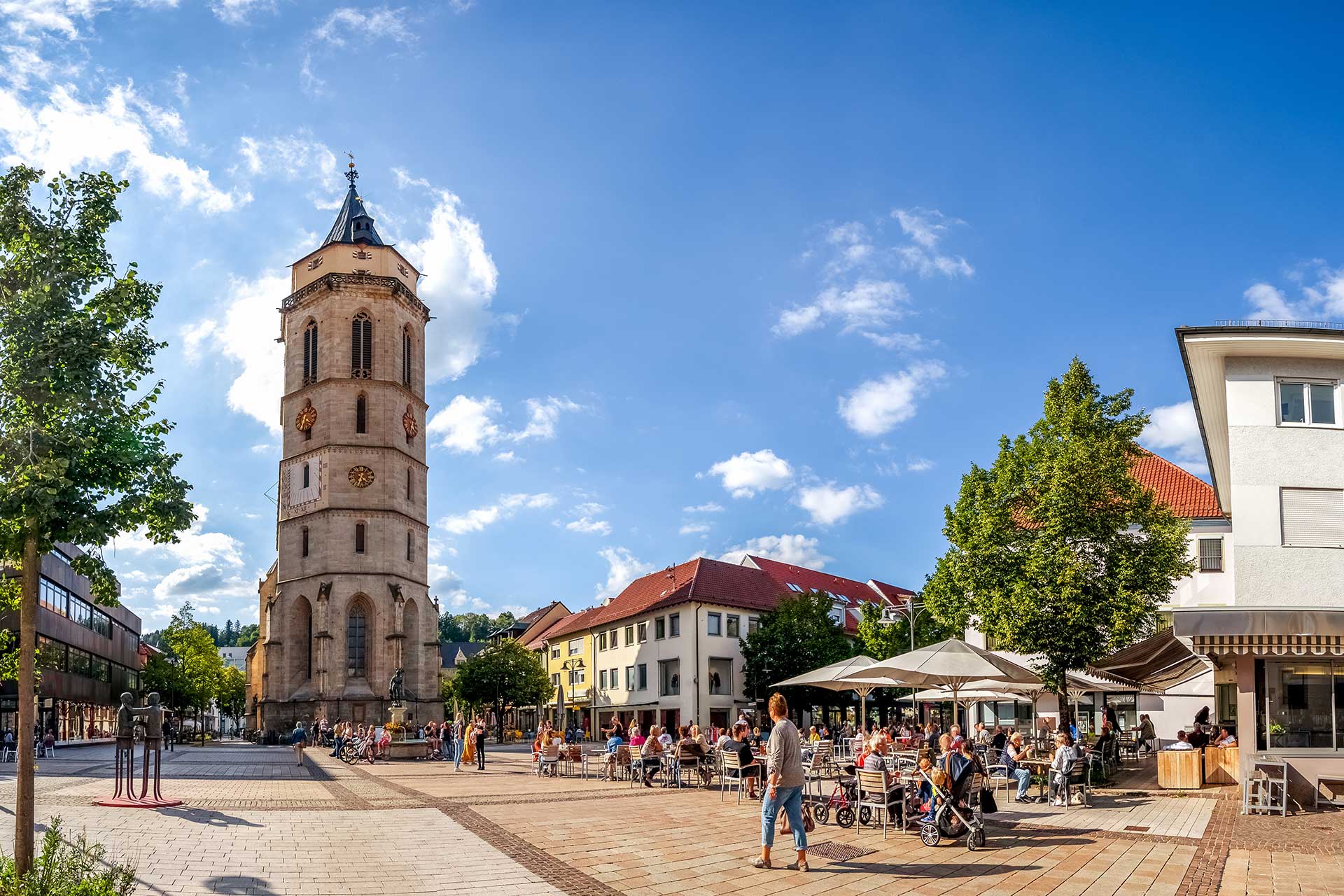 Die Stadtkirche und der Marktplatz in Balingen