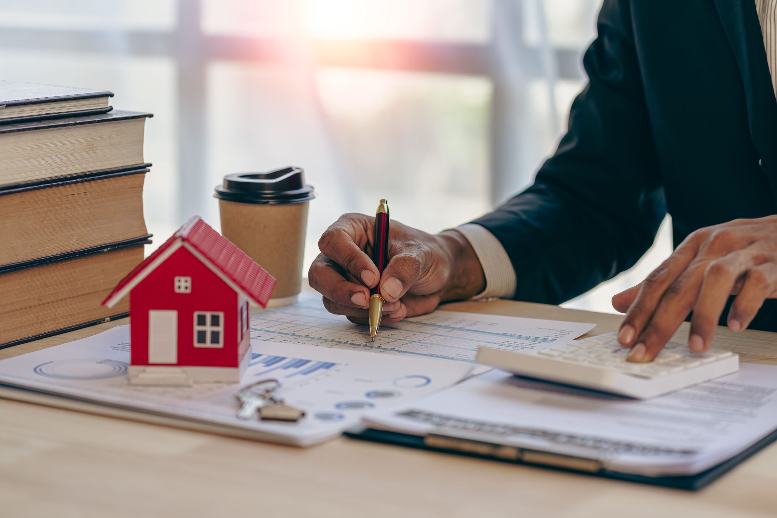 Makler bewertet Immobilie