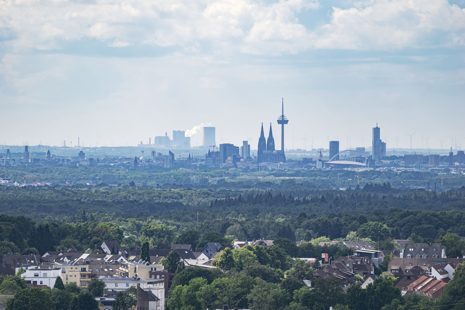 Luftaufnahme Rösrath mit Köln im Hintergrund