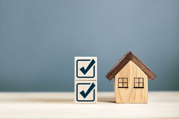 Hausmodell mit Würfeln