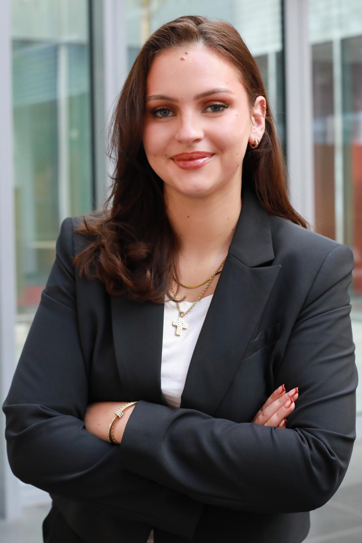 Immobilienmaklerin Anna Wolf