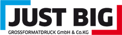 JUST BIG-Logo in schwarz, darunter GROSSFORMATDRUCK GmbH & Co.KG.