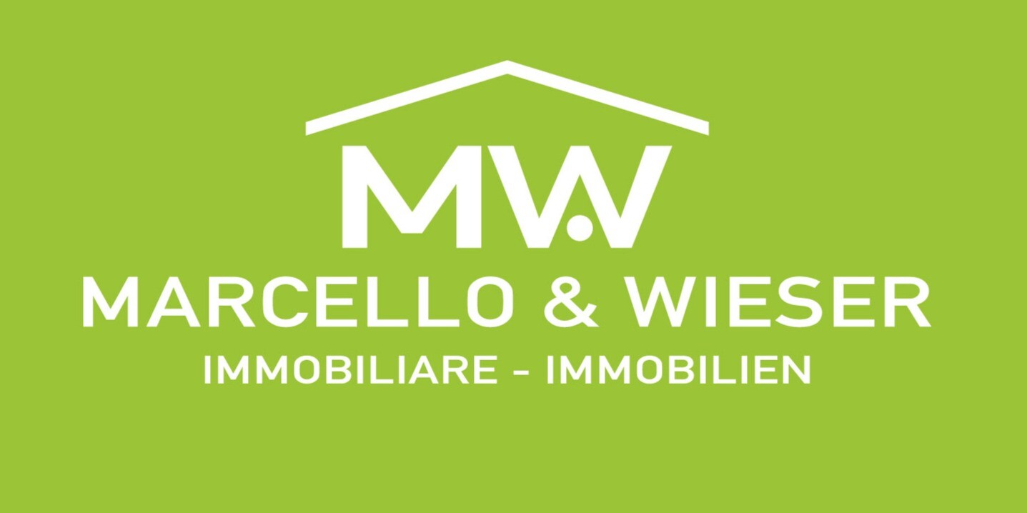 Grünes Logo mit weißem Dach, MW und MARCELLO & WIESER Text.