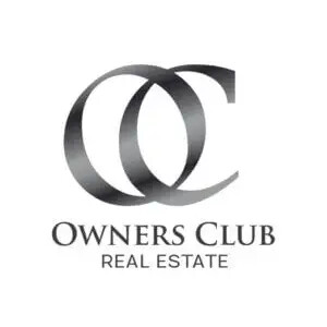 Schwarzes OC-Logo über Text "Owners Club Real Estate".