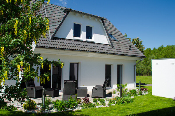 Großes Einfamilienhaus mit Garten