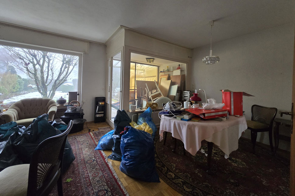 Esszimmer vor Home-Staging- und Entrümpelungs-Maßnahmen