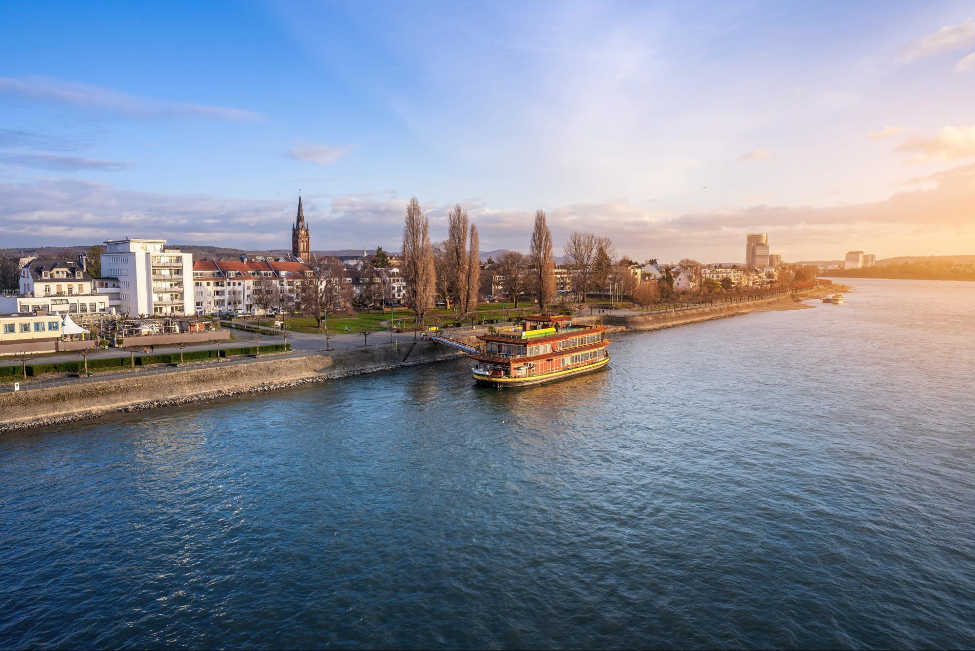 Bonn-Beuel Rheinufer