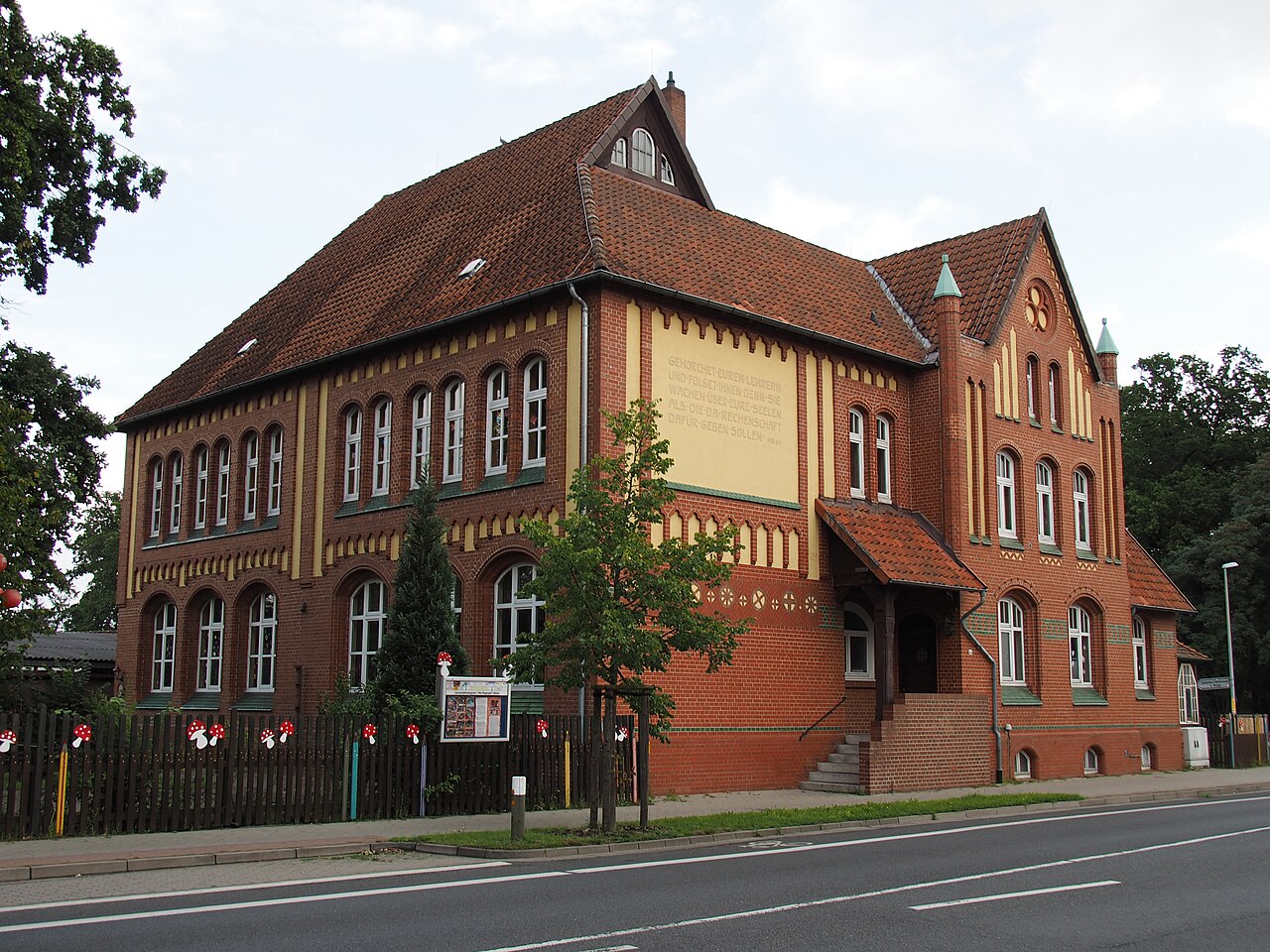 Schule in Wietze (Niedersachsen) | Immobilienmakler Wietze - Axel Schrödter Immobilien
