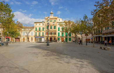 Das Rathaus auf der Placa de Espanya