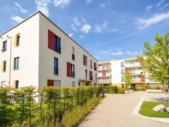 Moderne Wohnanlage mit Mehrfamilienhäusern