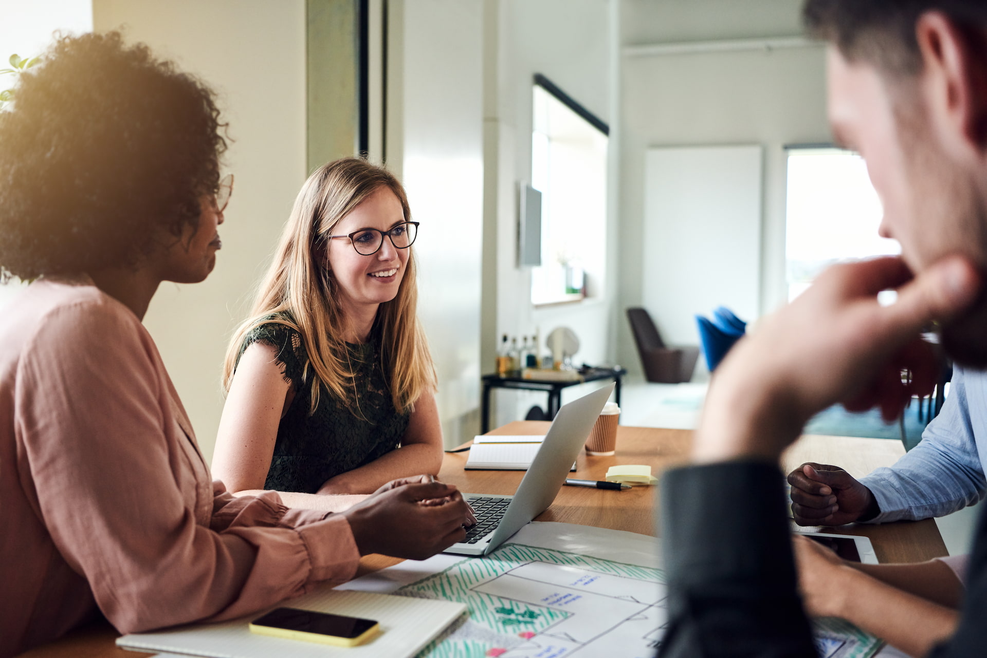 Gespräch mit jungen Leuten