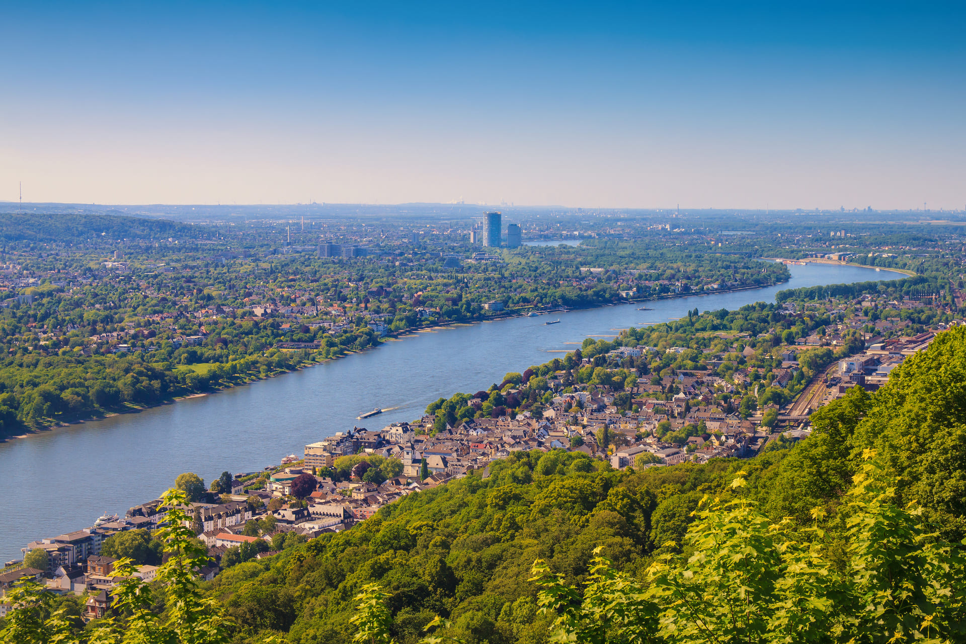 Blick auf Bonn und den Rhein