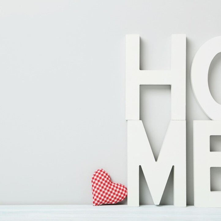 Herz neben Buchstaben Home
