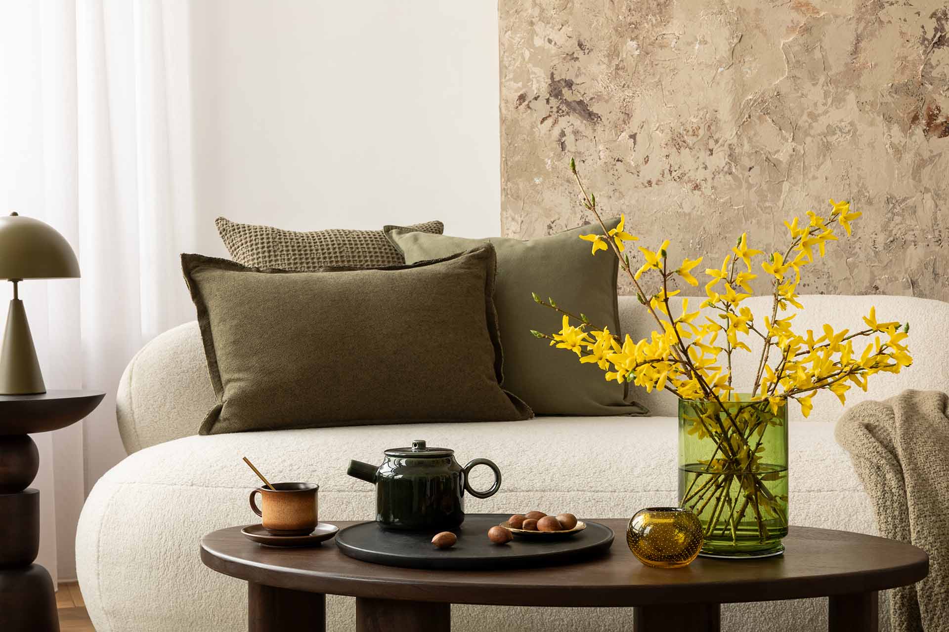 Dekorierter Beistelltisch