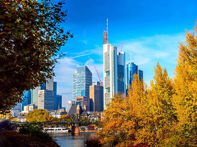 Blick auf Wolkenkratzer in Frankfurt