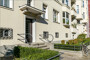 "Helle große Altbauwohnung am Schloßpark in Pankow, bezugsfrei" - Fassade / Eingangsbereich