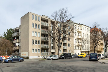 „Vermietete 4 Zimmer Wohnung mit 2 Balkonen und Fahrstuhl in Alt-Tempelhof, Provisionsfrei“, 12103 Berlin / Tempelhof, Etagenwohnung