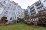 "unsanierte 2 Zimmer Altbauwohnung mit Aufzug und Südbalkon im Kollwitzkiez" - Innenhoffassade