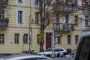 "unsanierte 2 Zimmer Altbauwohnung mit Aufzug und Südbalkon im Kollwitzkiez" - Hauseingang