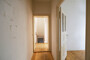 "unsanierte ca. 161 m² Altbau Wohn- und Gewerbemaisonette mit Balkon am Arnswalder Platz " - Flur OG / Treppe EG