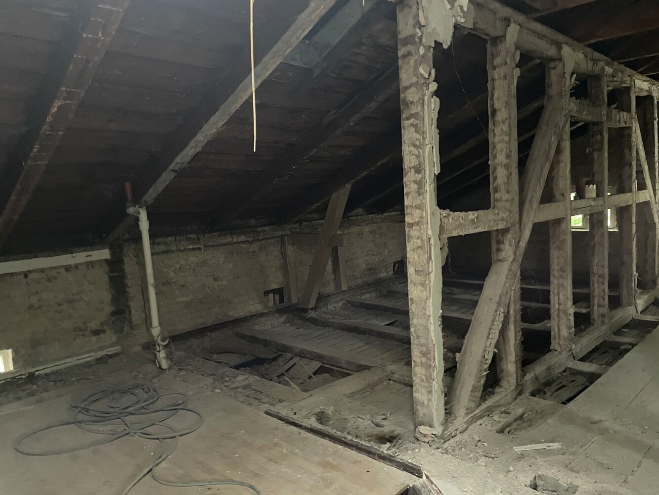 Sanierungsbedürftiges ehemaliges Schulgebäude mit Denkmalstatus in Wassernähe - Bild 48 Sanierungsbedürftiges ehemaliges Schulgebäude mit Denkmalstatus in Wassernähe - Bild 48