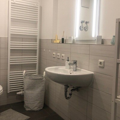 Neuwertige Design-Ferienwohnung mit Terrasse und Stellplatz in Zinnowitz -  Vorschau 13