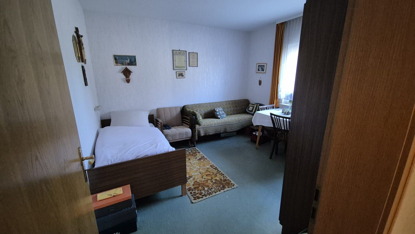 Freistehendes Einfamilienhaus auf großzügigem Grundstück in ruhiger Wohnlage -  Bild 4