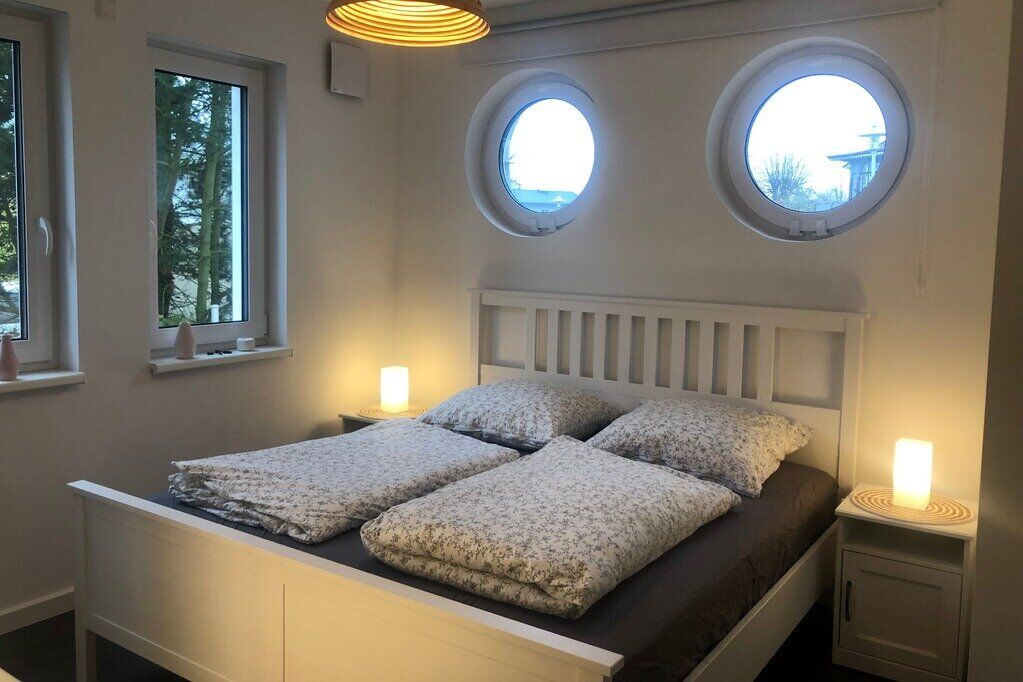 Neuwertige Design-Ferienwohnung mit Terrasse und Stellplatz in Zinnowitz -  Bild 12