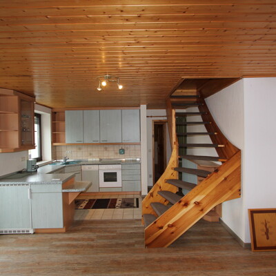Charmante Maisonette-Dachgeschosswohnung mit Balkon, Einbauküche & Stellplatz -  Vorschau 4