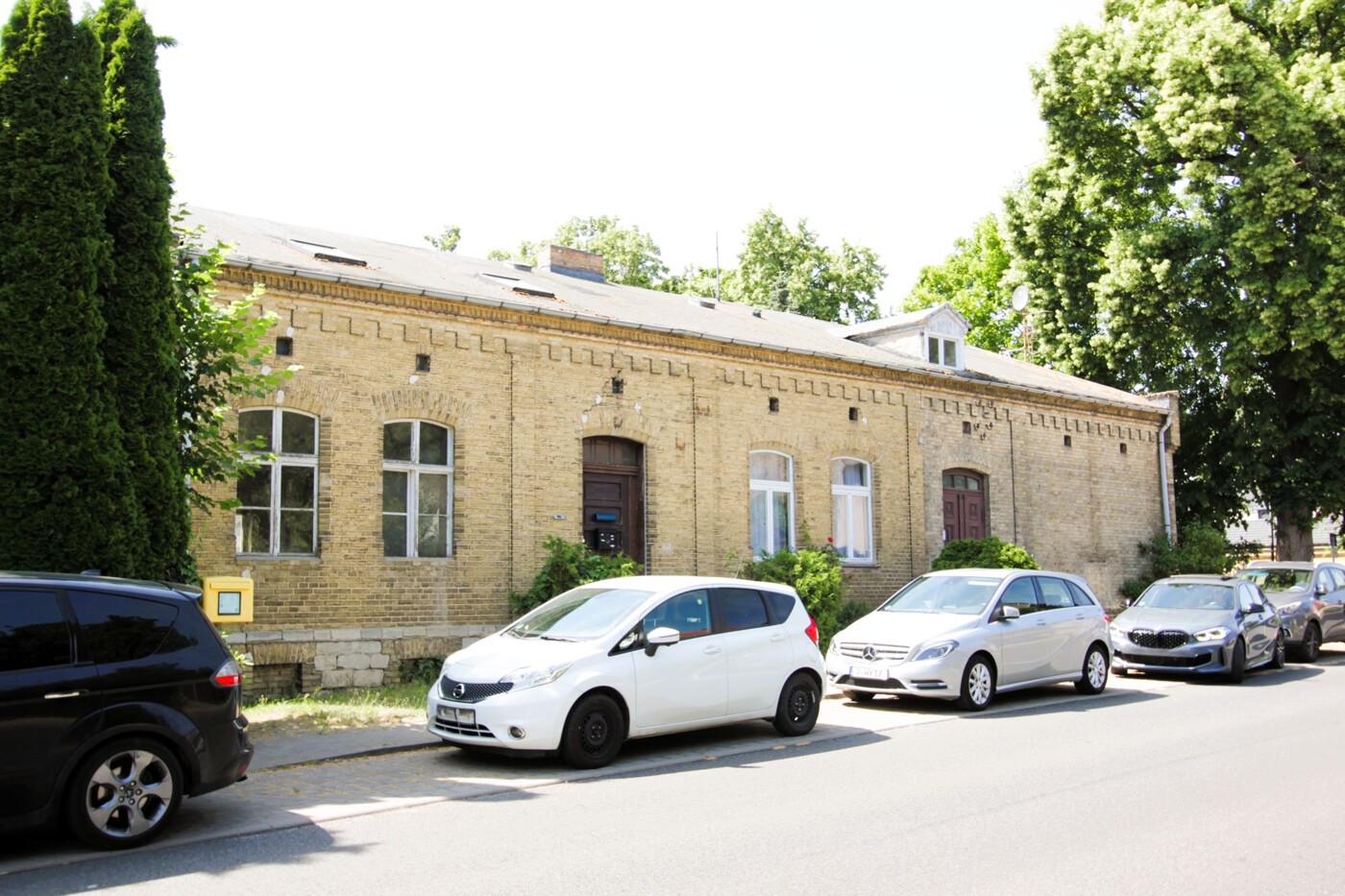 Sanierungsbedürftiges ehemaliges Schulgebäude mit Denkmalstatus in Wassernähe - Bild 21 Sanierungsbedürftiges ehemaliges Schulgebäude mit Denkmalstatus in Wassernähe - Bild 21
