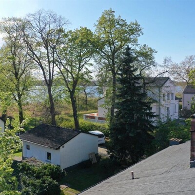 Sanierungsbedürftiges Mehrfamilienhaus mit Denkmalstatus am Wasser 5 min von Potsdam entfernt -  Vorschau 10