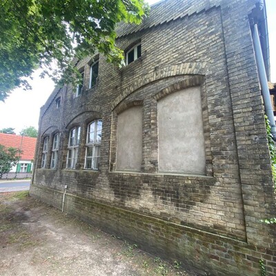 Sanierungsbedürftiges Mehrfamilienhaus mit Denkmalstatus am Wasser 5 min von Potsdam entfernt -  Vorschau 3