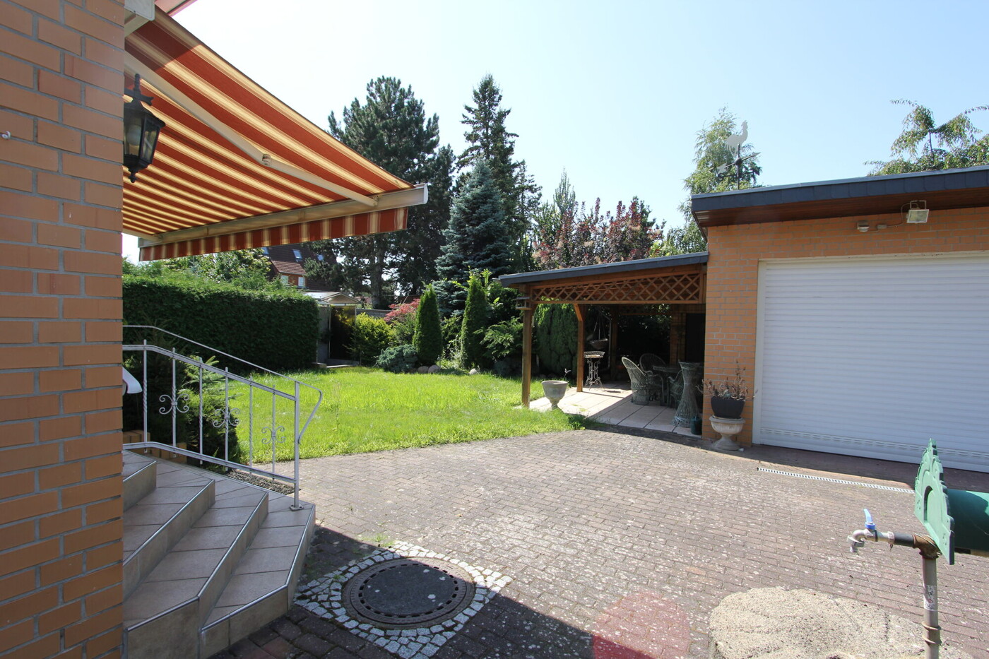 Charmantes Einfamilienhaus mit Doppelgarage und Sauna -  Bild 15