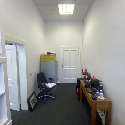 SOFORT Einzug! 95 m² Büro-Suite mit Meetingraum & Küche mitten in der Innenstadt -  Vorschau 8