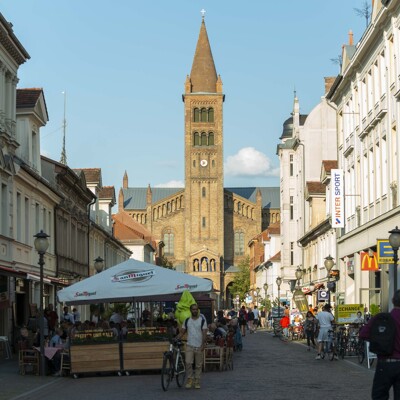Helles großes Büro an der Brandenburger Straße Helles großes Büro an der Brandenburger Straße