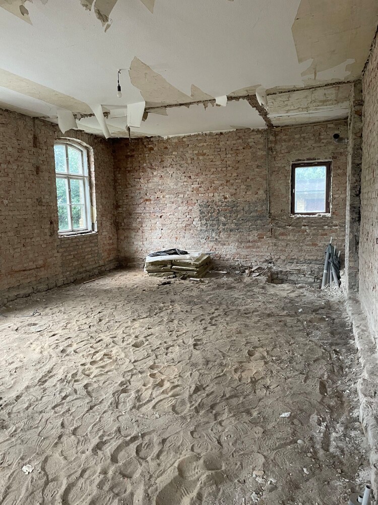 Sanierungsbedürftiges ehemaliges Schulgebäude mit Denkmalstatus in Wassernähe - Bild 34 Sanierungsbedürftiges ehemaliges Schulgebäude mit Denkmalstatus in Wassernähe - Bild 34