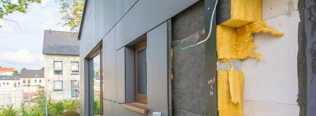 Renovierung an einer Hausfassade