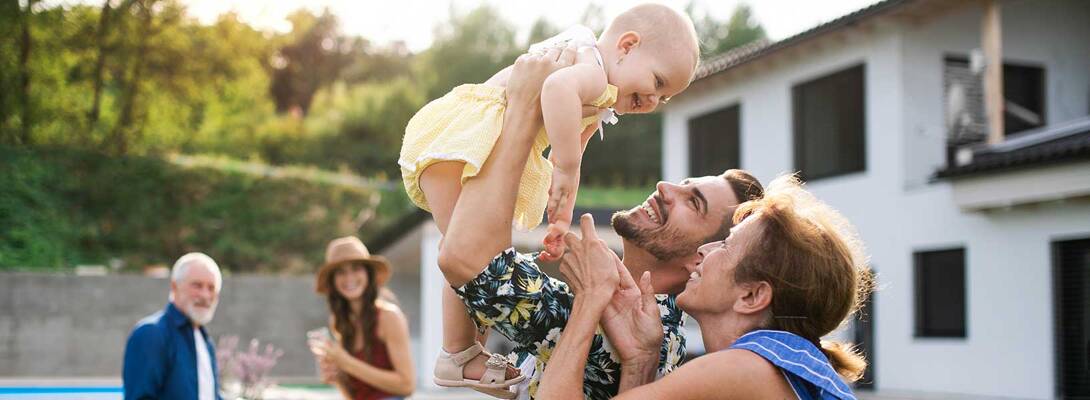Familie im Garten
