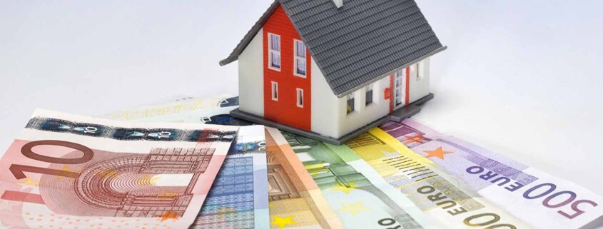 Selektive Haus-mit-Geld Immobilienbewertung  