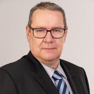 Selektive kuebarth-andreas34-quadrat-1000x1000-1 Unser Team Selektive kuebarth-andreas34-quadrat-1000x1000-1 Unser Team