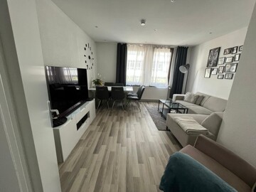 +++ Mitten im Zentrum – schönes WG-Zimmer innerhalb Modernisierter 3-Zi. Wohnung +++, 70182 Stuttgart, Etagenwohnung