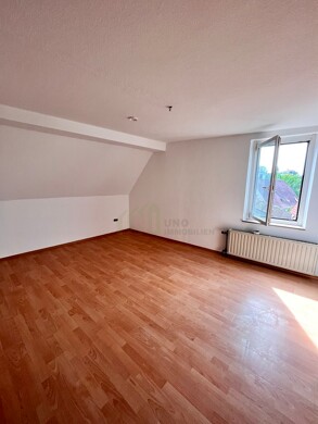 +++ Zentral gelegene 3-Zi.-Wohnung inkl. EInbauküche im Marbacher Ortskern! WG geeignet +++, 71672 Marbach am Neckar, Dachgeschosswohnung